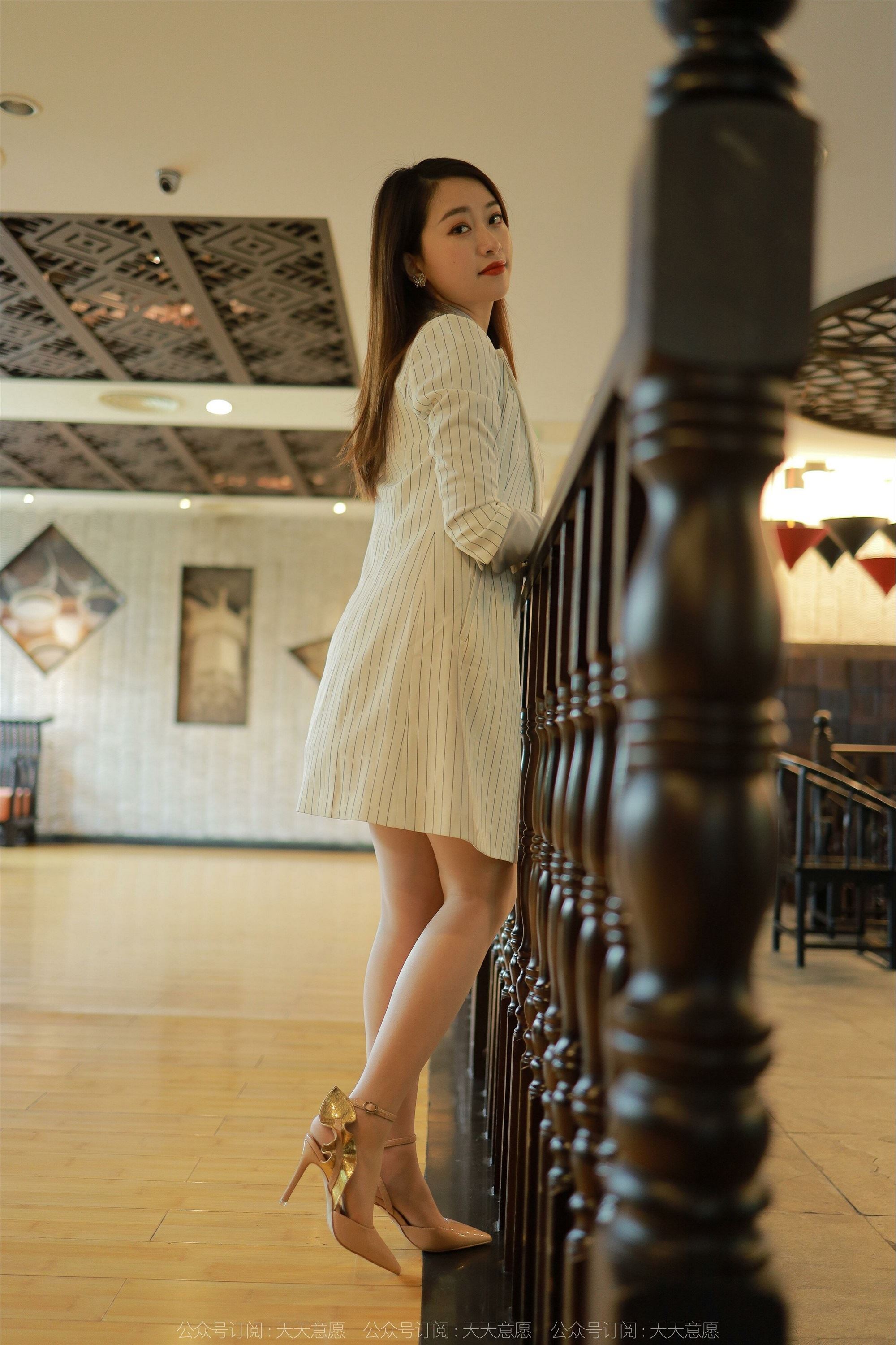 IESS异思趣向  2022.05.05 丝享家 1079：小婕《4月佳人》